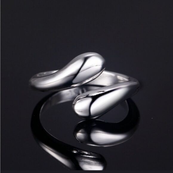 Silver teardrop set marked .925 - Picture 10 of 11